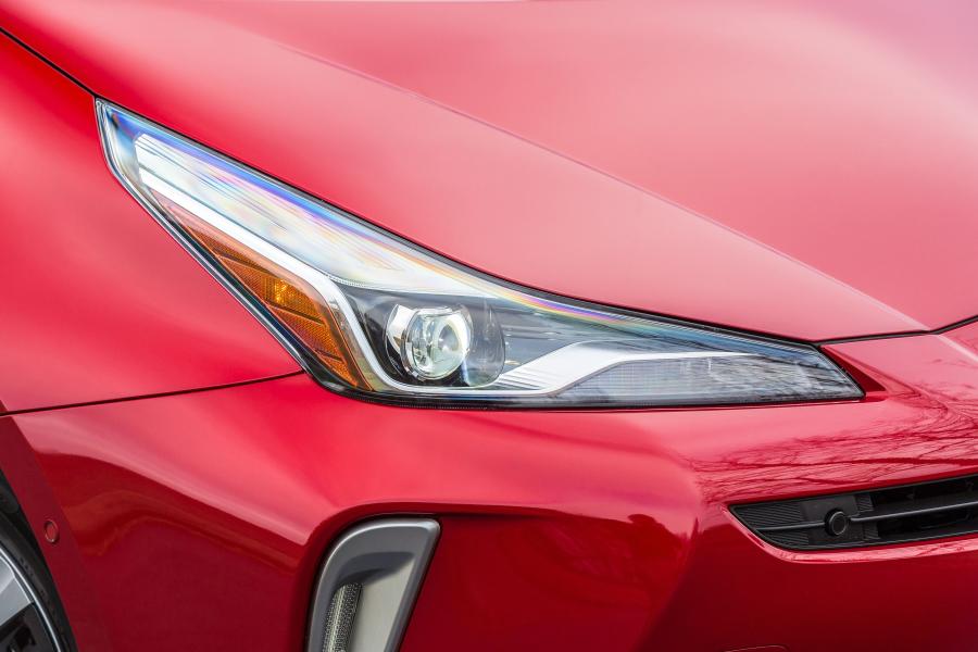 Детали экстерьера Toyota Prius XLE AWD-e 2019 года  (NA) (фото 12 из 40)